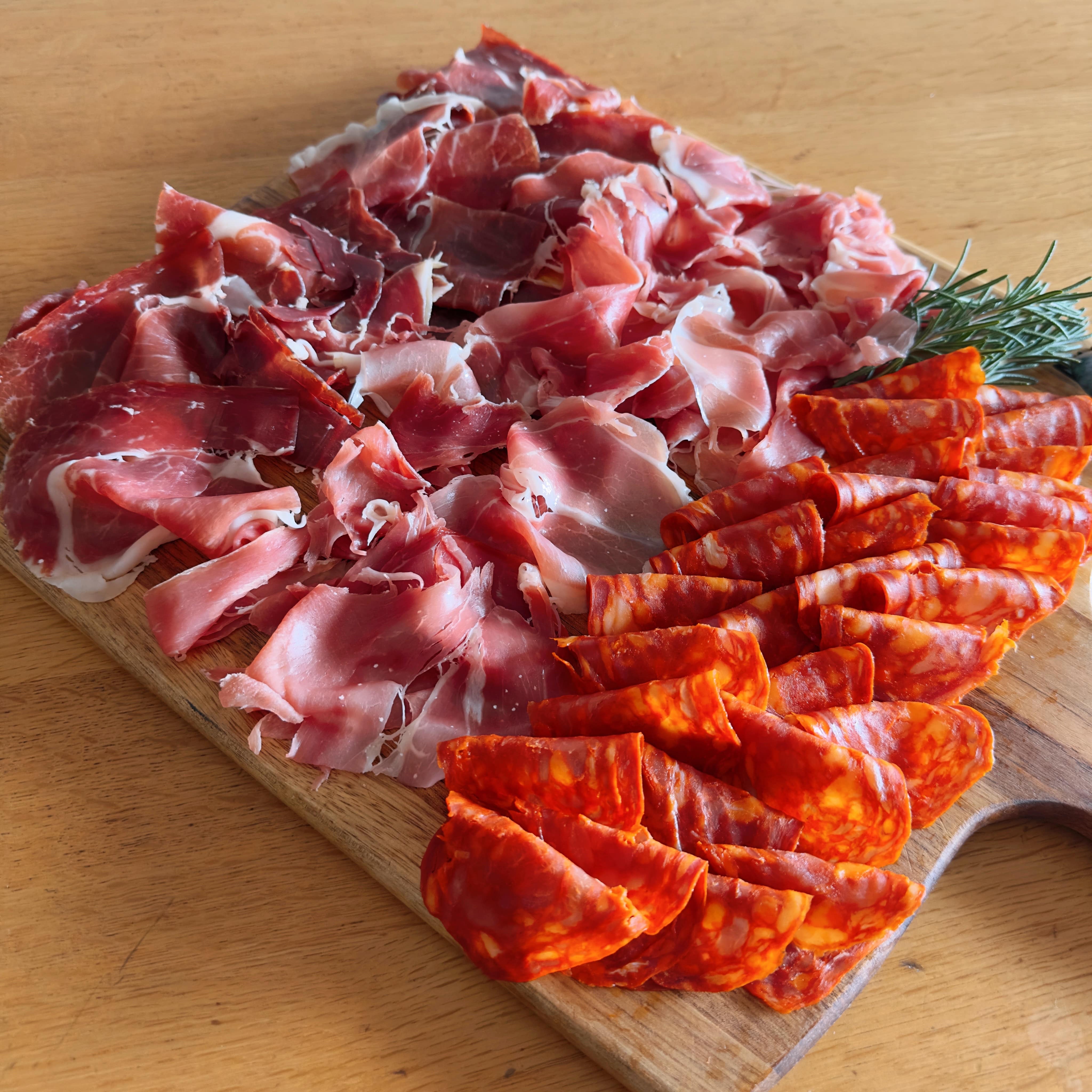 ソムリエ厳選 ワインに合うスペイン産生ハム・サラミ　イベリコ増量 お得な4パックセット