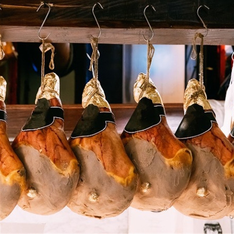 生ハムの作り方を解説。イタリア、スペイン、フランスなどヨーロッパの生ハムの製造工程を詳しく紹介！